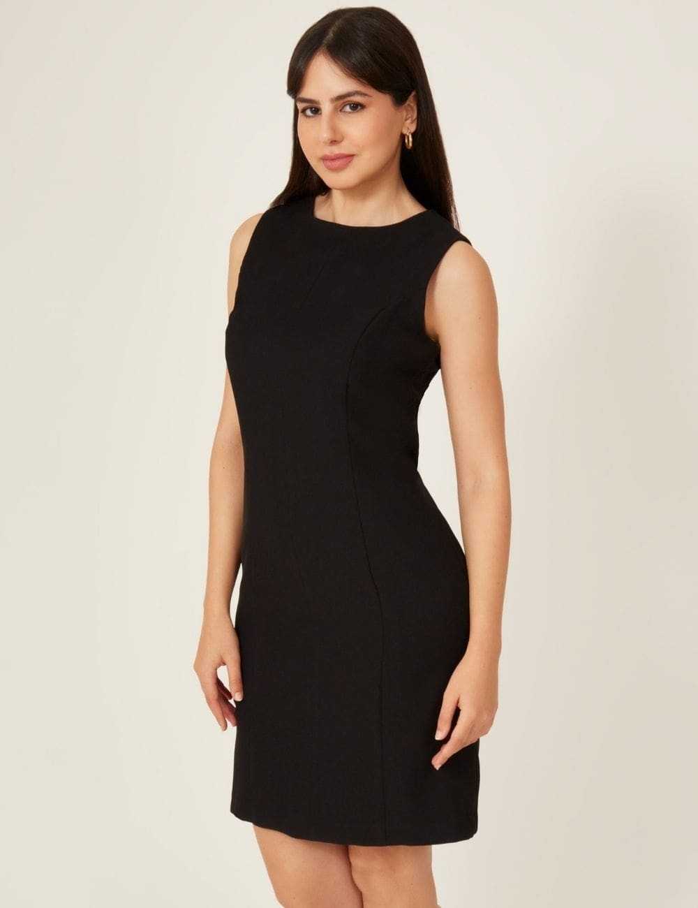 Robe droite noire sans manches
