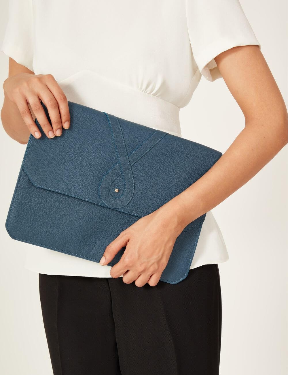 Pochette Pc bleu en cuir