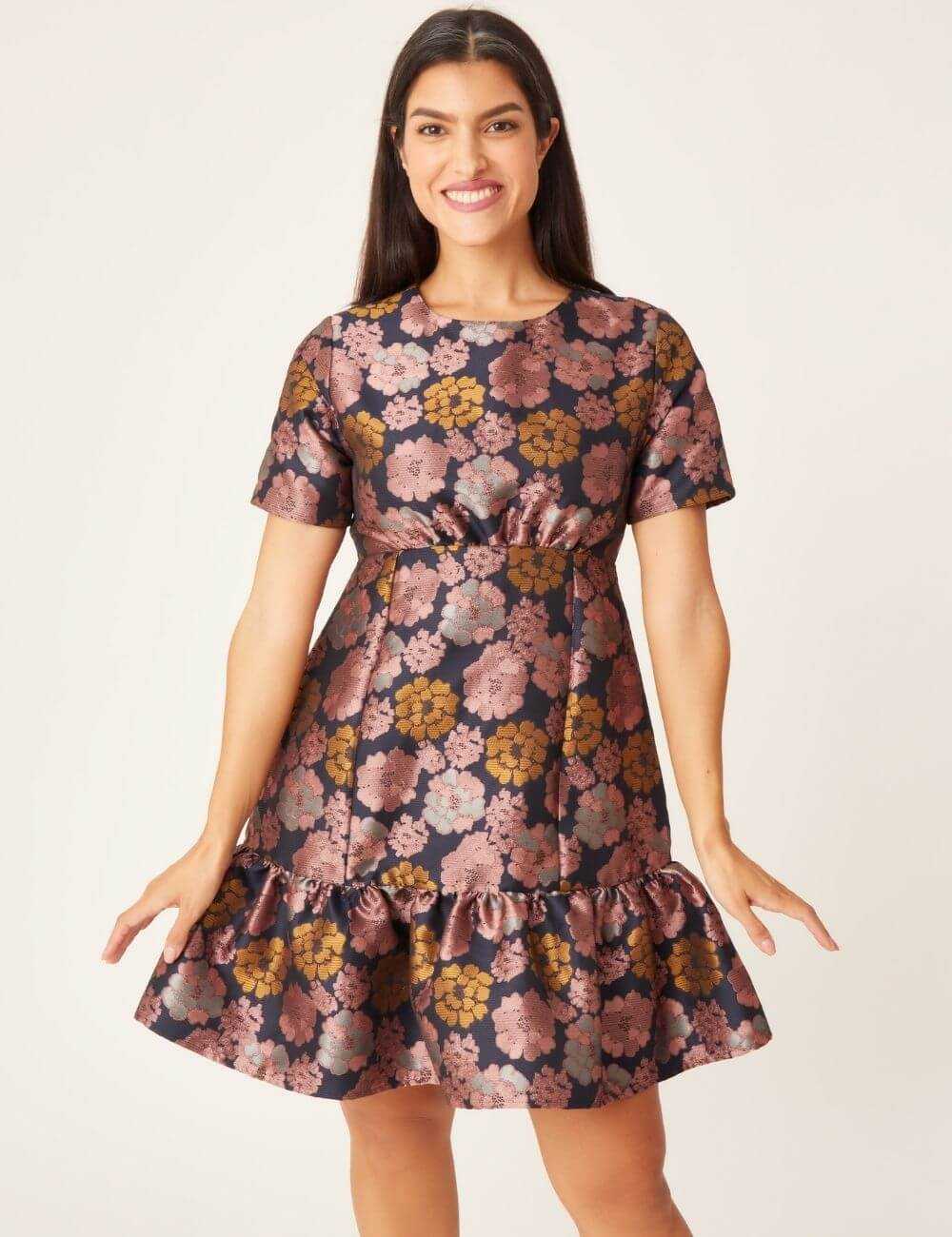 Robe courte imprimé jacquard avec fronces