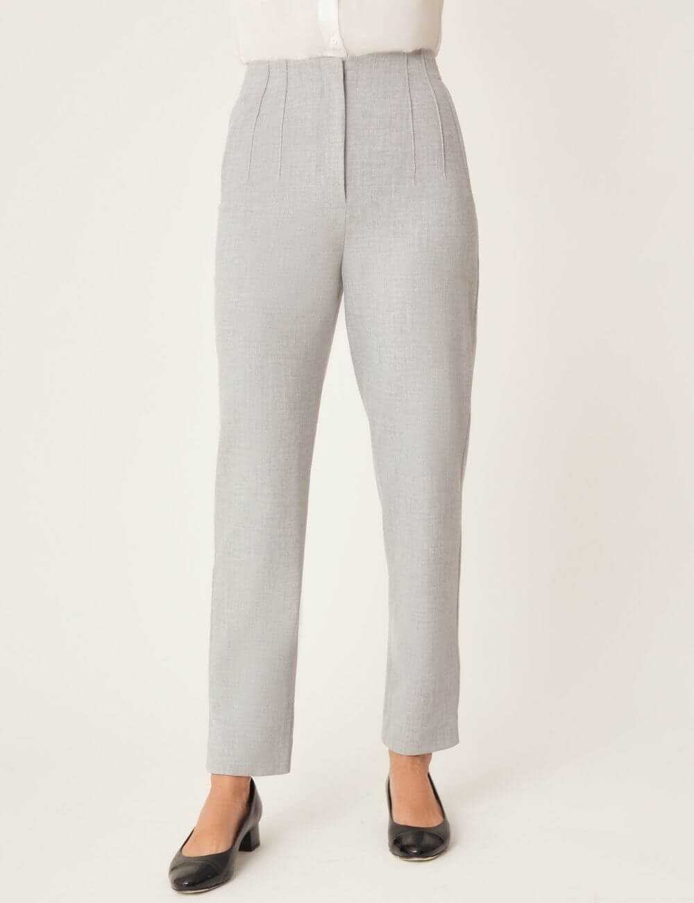 Pantalon droit gris clair avec coutures