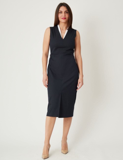 Robe droite avec détail de bande encolure