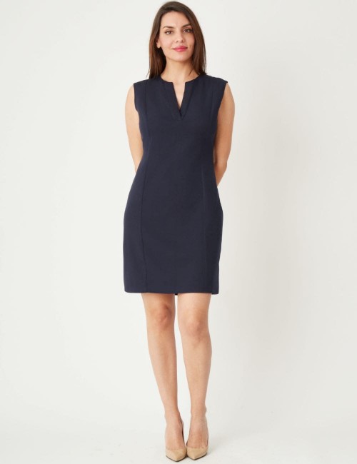 Robe droite à col rond avec décolleté en V